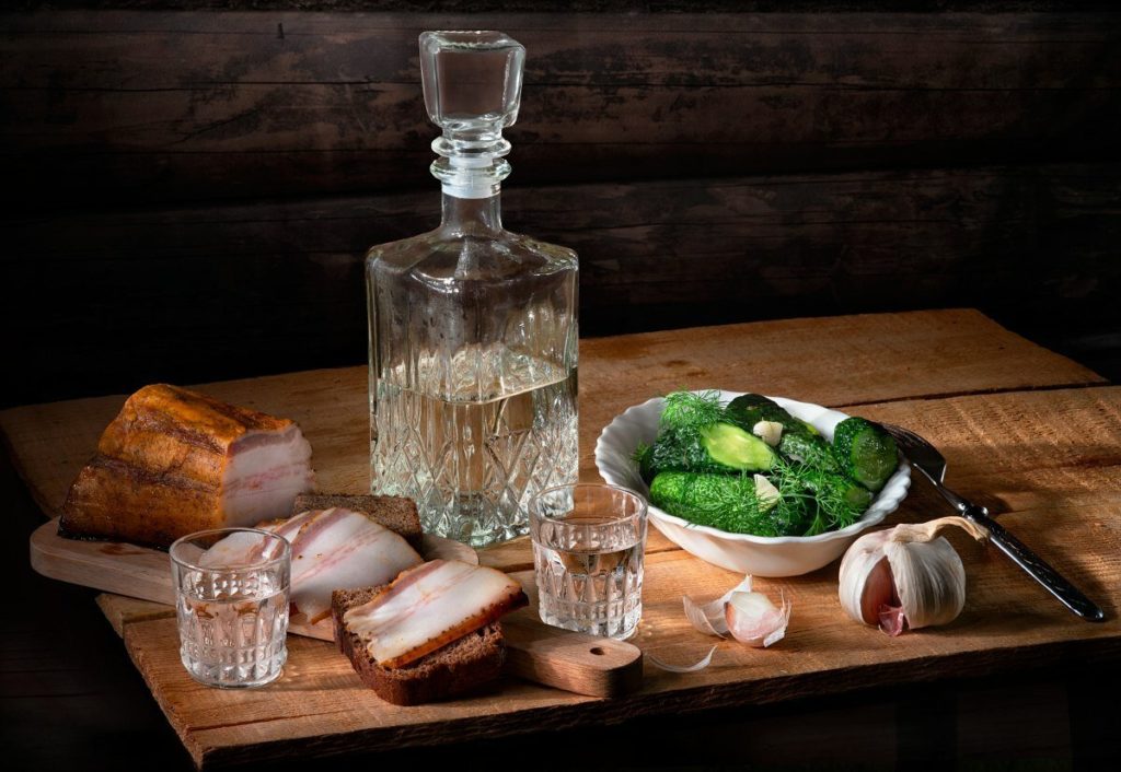 Как приготовить водку из самогона в домашних условиях по пошаговому рецепту