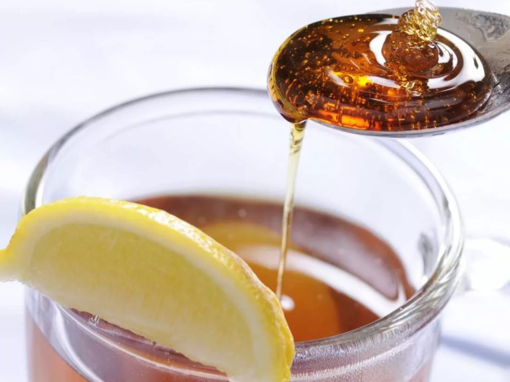 Как приготовить водку с медом от простуды