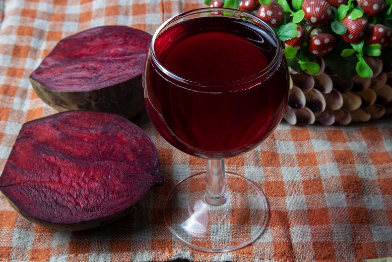 Простой рецепт приготовления вина из свеклы в домашних условиях