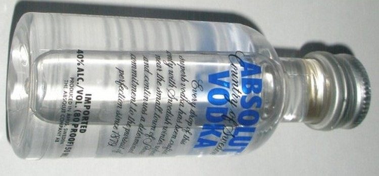 vodka-absolyut-2-min-3351096