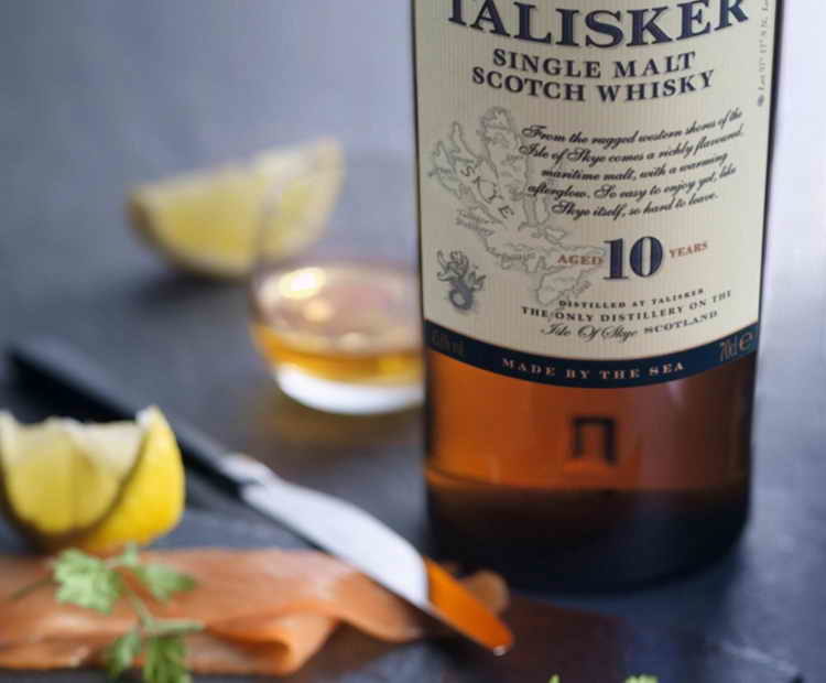 s-kakoj-edoj-podavat-viski-talisker-10-let-8689170