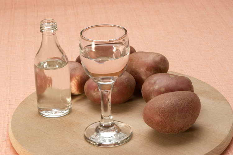 potato-vodka-in-a-glass-and-a-small-bottle