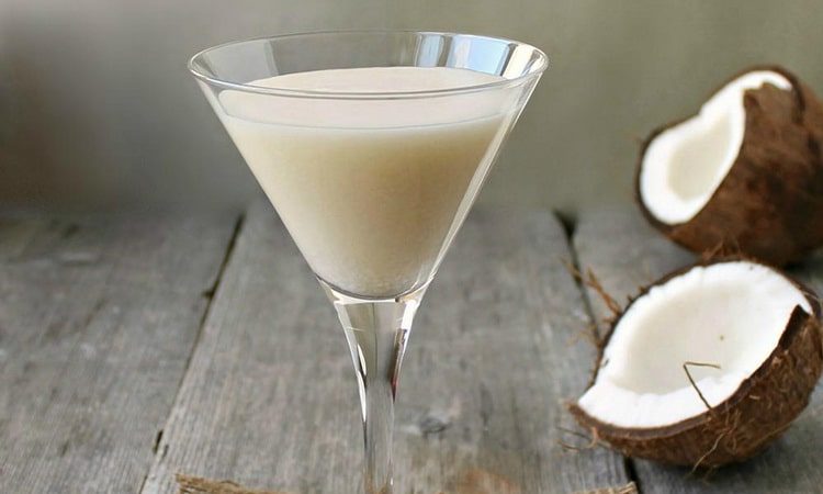kak-prigotovit-kokosovyj-martini-min-9829822