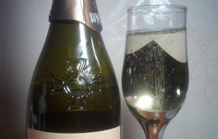 shampanskoe-lev-golitsyn-2-min-1407101