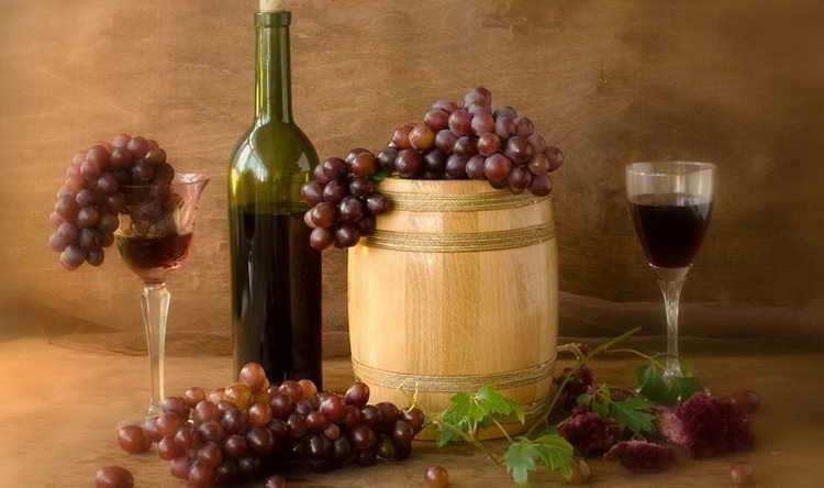 vino-iz-vinograda-lidiya-v-domashnih-usloviyah-prostoj-retsept-3-2040975